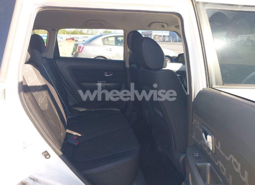 Photo 8 of 2013 Kia Soul + (VIN KNDJT2A69D7555715)
