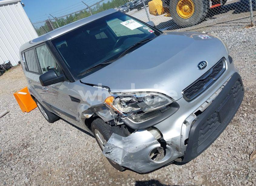 2013 Kia Soul + (VIN KNDJT2A69D7558159) main photo