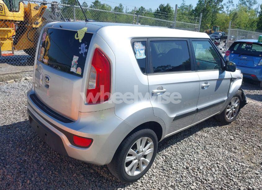 Photo 4 of 2013 Kia Soul + (VIN KNDJT2A69D7558159)