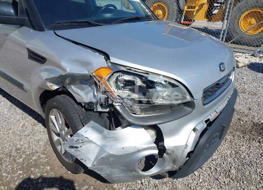 Photo 6 of 2013 Kia Soul + (VIN KNDJT2A69D7558159)