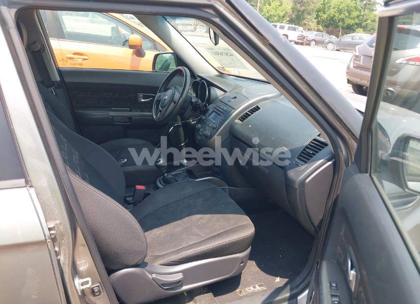 Photo 5 of 2012 Kia Soul + (VIN KNDJT2A6XC7426381)