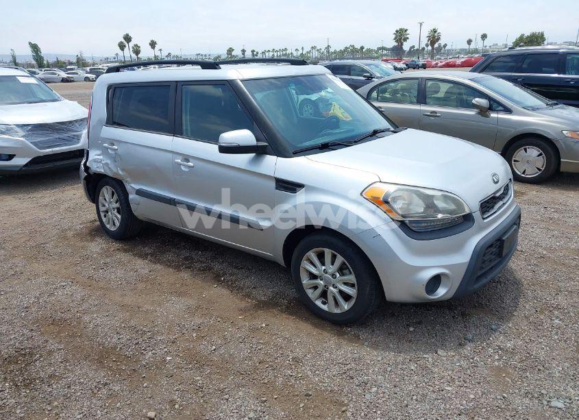 2013 Kia Soul + (VIN KNDJT2A6XD7573852) main photo