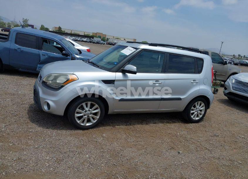 Photo 14 of 2013 Kia Soul + (VIN KNDJT2A6XD7573852)