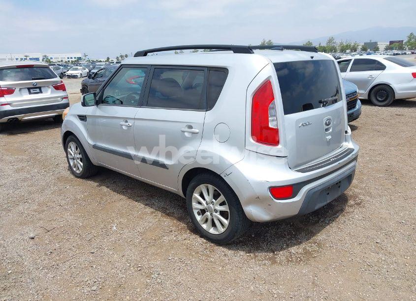 Photo 3 of 2013 Kia Soul + (VIN KNDJT2A6XD7573852)