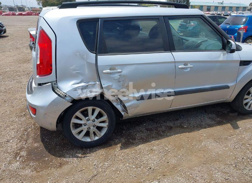 Photo 6 of 2013 Kia Soul + (VIN KNDJT2A6XD7573852)