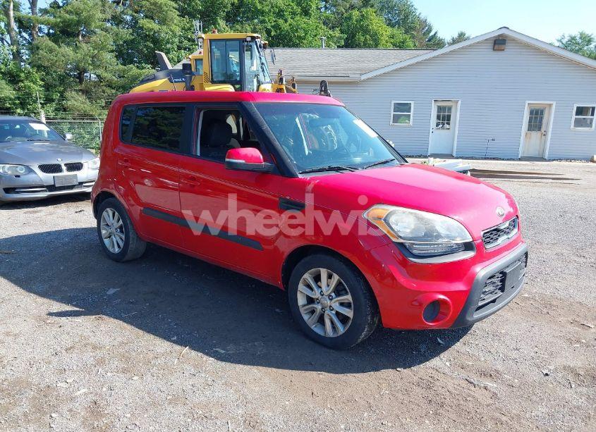 2013 Kia Soul + (VIN KNDJT2A6XD7586908) main photo