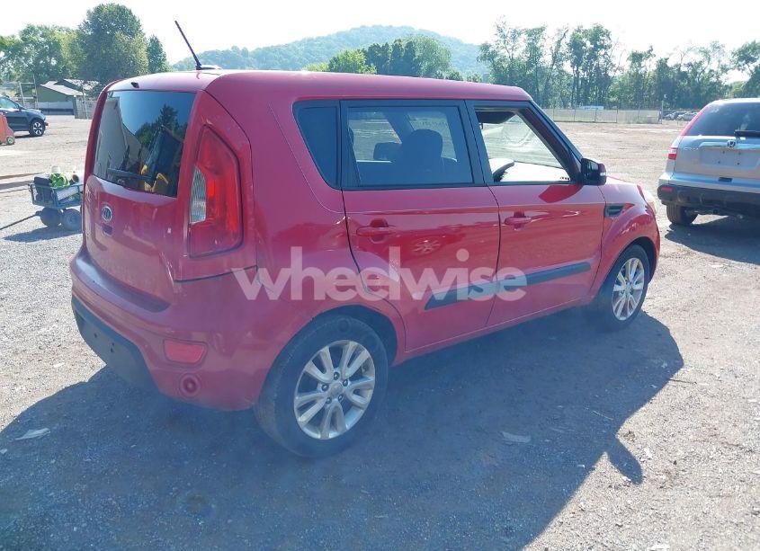 Photo 4 of 2013 Kia Soul + (VIN KNDJT2A6XD7586908)