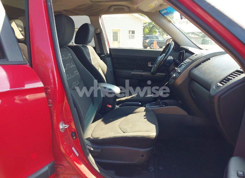 Photo 5 of 2013 Kia Soul + (VIN KNDJT2A6XD7586908)