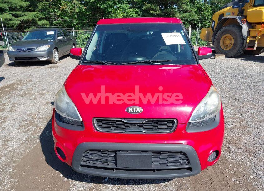 Photo 6 of 2013 Kia Soul + (VIN KNDJT2A6XD7586908)