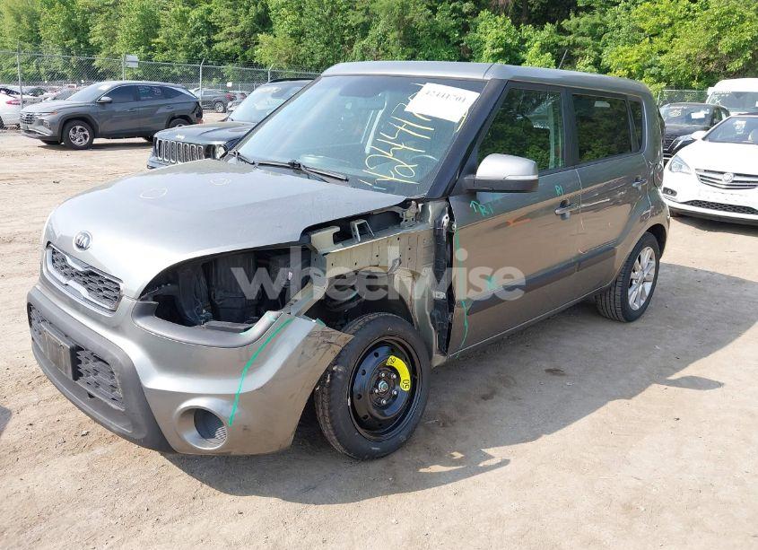 Photo 2 of 2013 Kia Soul + (VIN KNDJT2A6XD7631796)