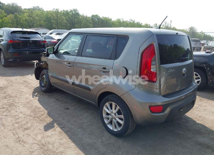 Photo 3 of 2013 Kia Soul + (VIN KNDJT2A6XD7631796)
