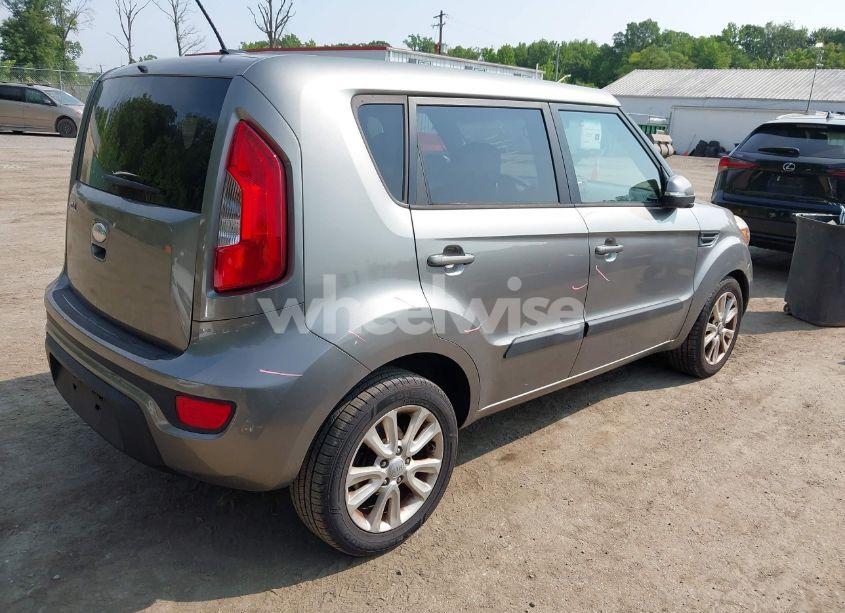 Photo 4 of 2013 Kia Soul + (VIN KNDJT2A6XD7631796)