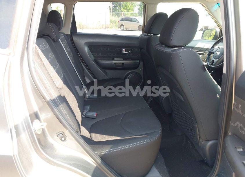 Photo 8 of 2013 Kia Soul + (VIN KNDJT2A6XD7631796)