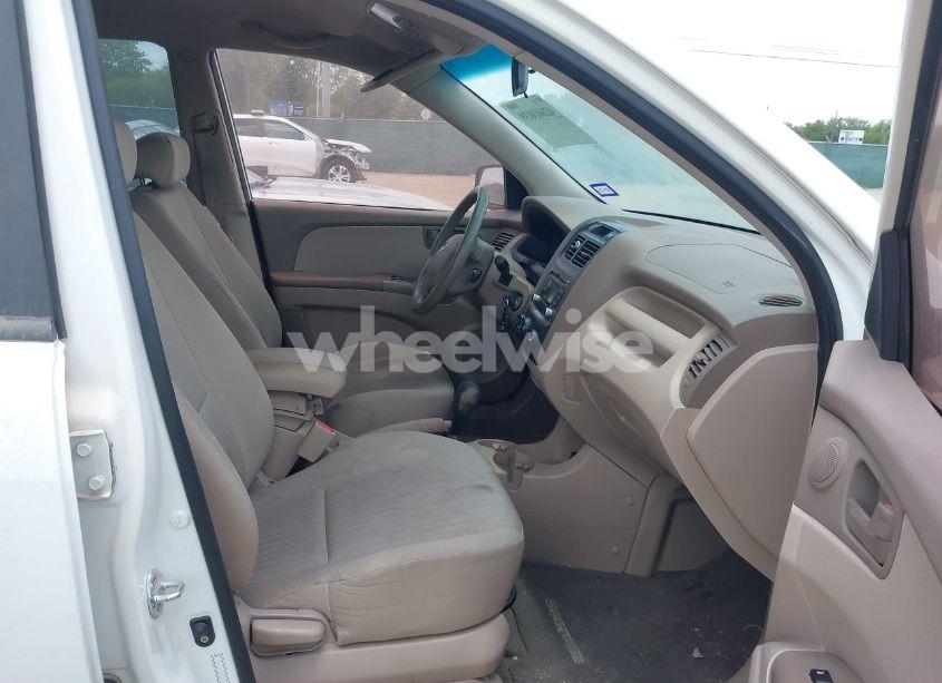 Photo 5 of 2010 Kia Sportage LX (VIN KNDKG3A46A7719091)