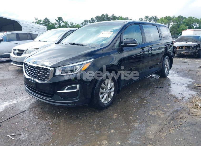 Photo 2 of 2020 Kia Sedona L (VIN KNDMA5C11L6645158)