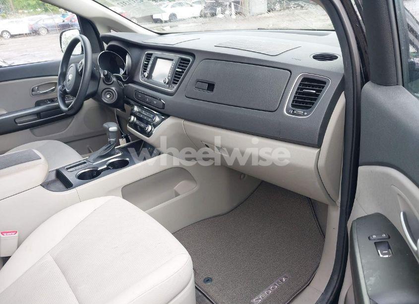 Photo 5 of 2020 Kia Sedona L (VIN KNDMA5C11L6645158)