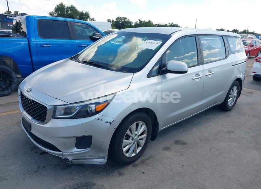 Photo 2 of 2016 Kia Sedona L (VIN KNDMA5C12G6144561)