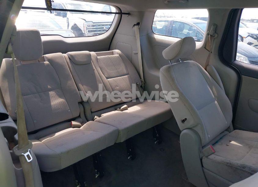 Photo 8 of 2016 Kia Sedona L (VIN KNDMA5C12G6144561)