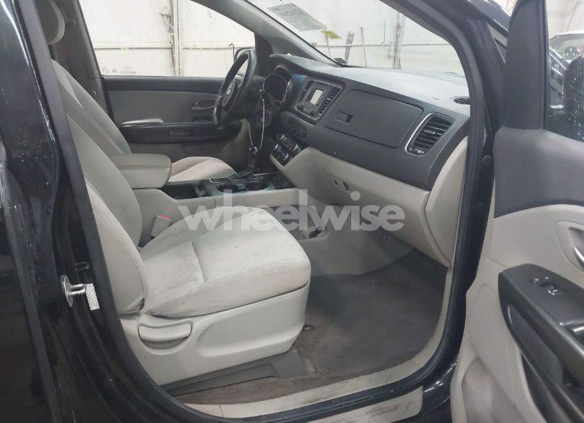 Photo 5 of 2016 Kia Sedona L (VIN KNDMA5C12G6168729)