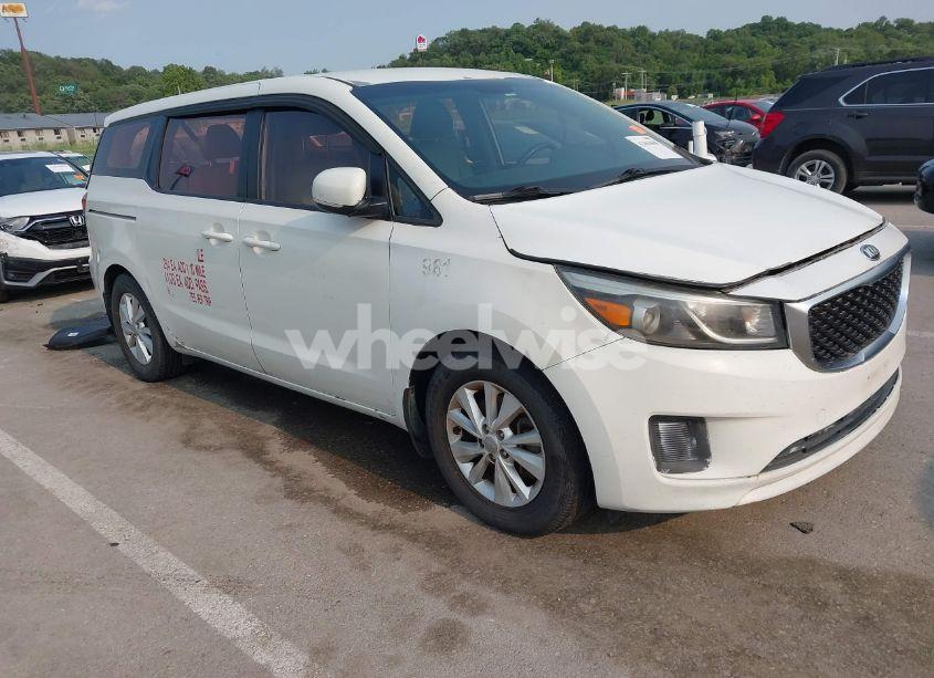 2015 Kia Sedona L (VIN KNDMA5C13F6024945) main photo