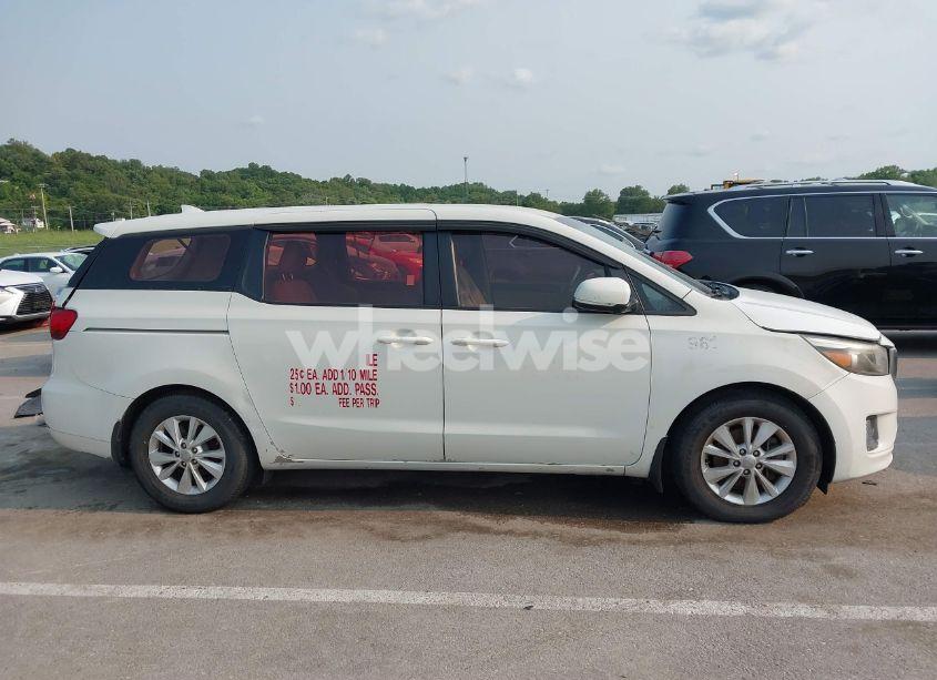 Photo 13 of 2015 Kia Sedona L (VIN KNDMA5C13F6024945)