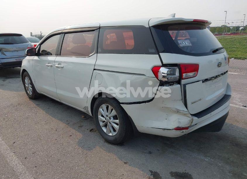 Photo 3 of 2015 Kia Sedona L (VIN KNDMA5C13F6024945)