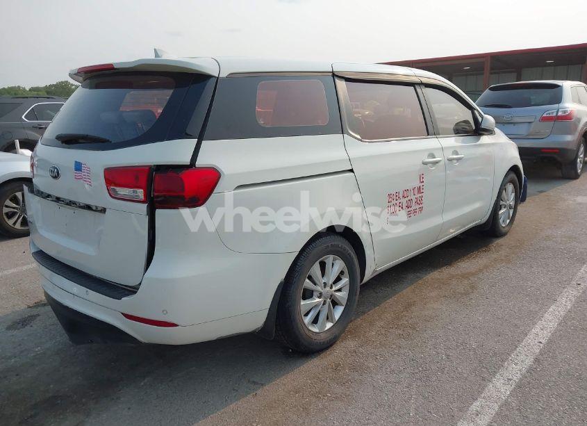 Photo 4 of 2015 Kia Sedona L (VIN KNDMA5C13F6024945)