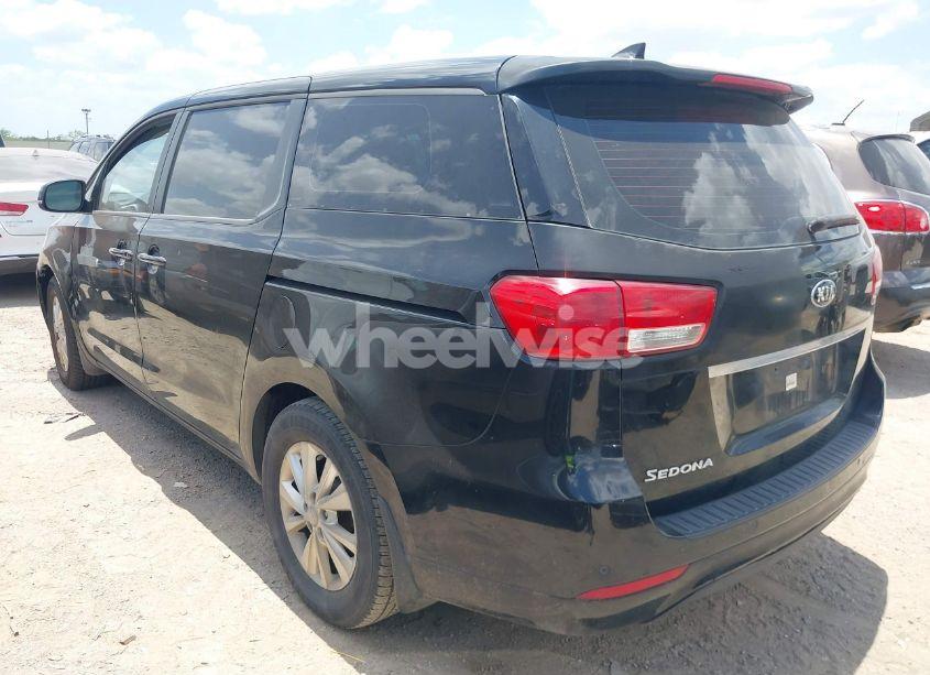 Photo 3 of 2015 Kia Sedona L (VIN KNDMA5C13F6025335)