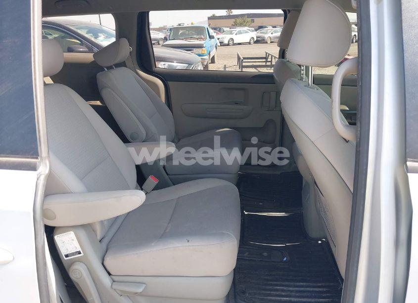 Photo 8 of 2017 Kia Sedona L (VIN KNDMA5C13H6273443)