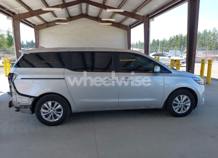 Photo 14 of 2017 Kia Sedona L (VIN KNDMA5C15H6258927)