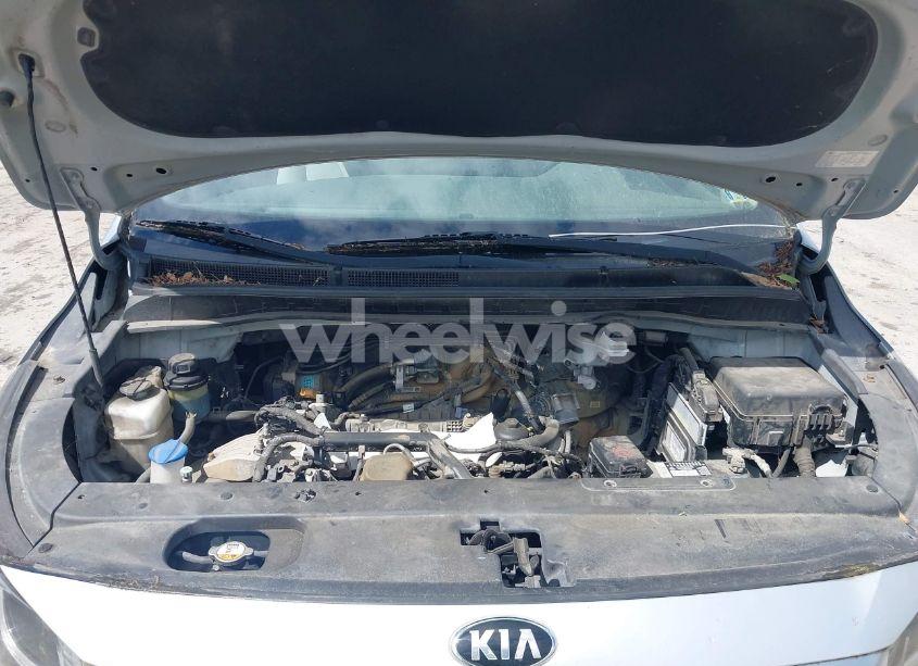 Photo 10 of 2015 Kia Sedona L (VIN KNDMA5C17F6025712)