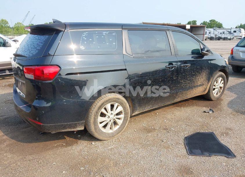 Photo 4 of 2015 Kia Sedona L (VIN KNDMA5C19F6037814)