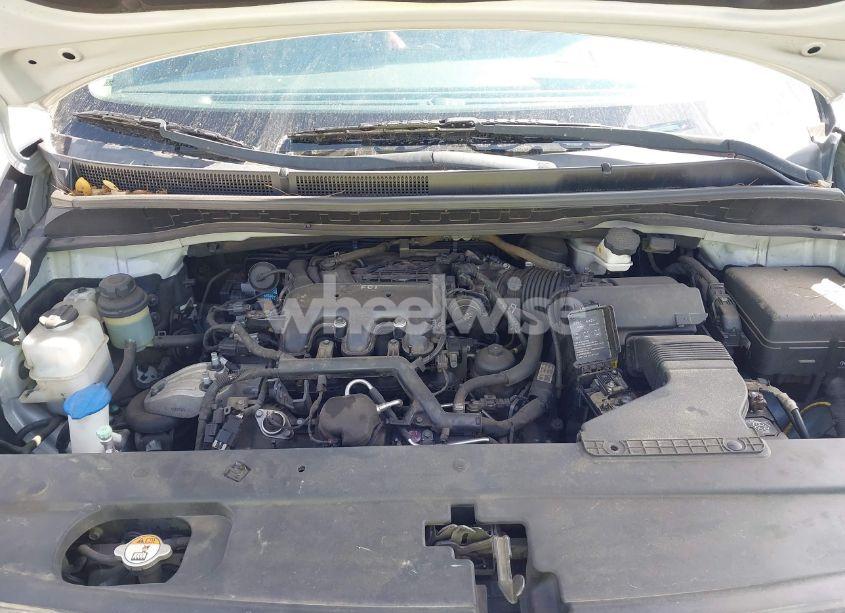 Photo 10 of 2017 Kia Sedona L (VIN KNDMA5C1XH6279532)