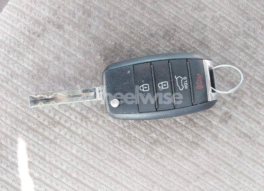 Photo 11 of 2017 Kia Sedona L (VIN KNDMA5C1XH6279532)