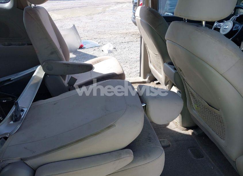 Photo 8 of 2017 Kia Sedona L (VIN KNDMA5C1XH6279532)