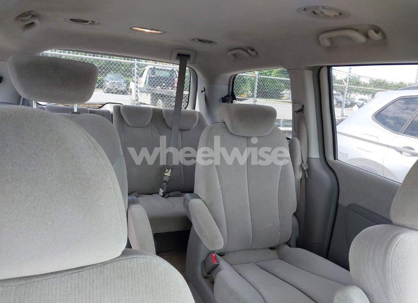 Photo 8 of 2006 Kia Sedona EX/LX (VIN KNDMB233266050658)