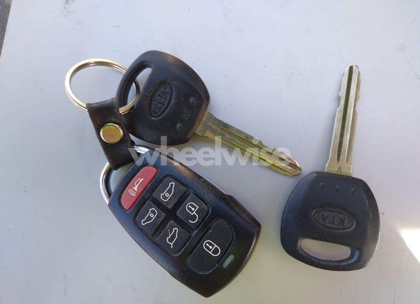 Photo 11 of 2006 Kia Sedona EX/LX (VIN KNDMB233366102363)