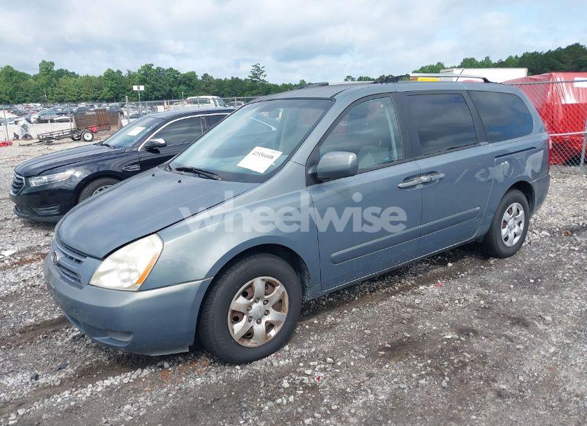Photo 2 of 2009 Kia Sedona LX (VIN KNDMB233996311708)