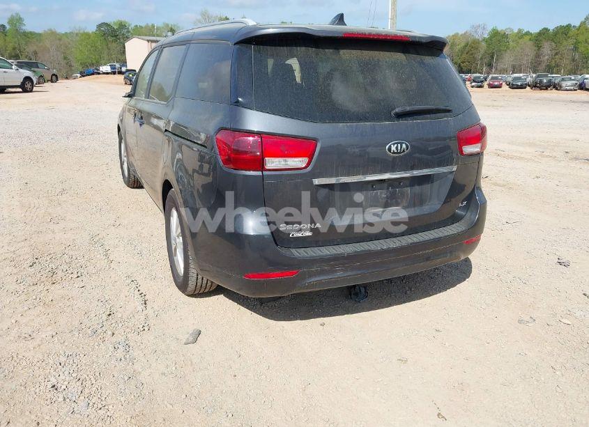 Photo 3 of 2015 Kia Sedona LX (VIN KNDMB5C10F6065899)