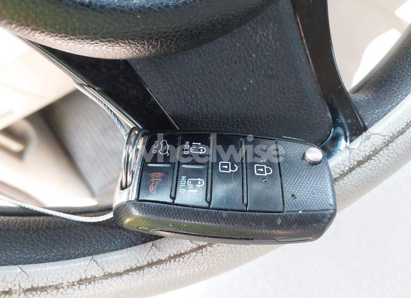 Photo 11 of 2016 Kia Sedona LX (VIN KNDMB5C10G6091923)