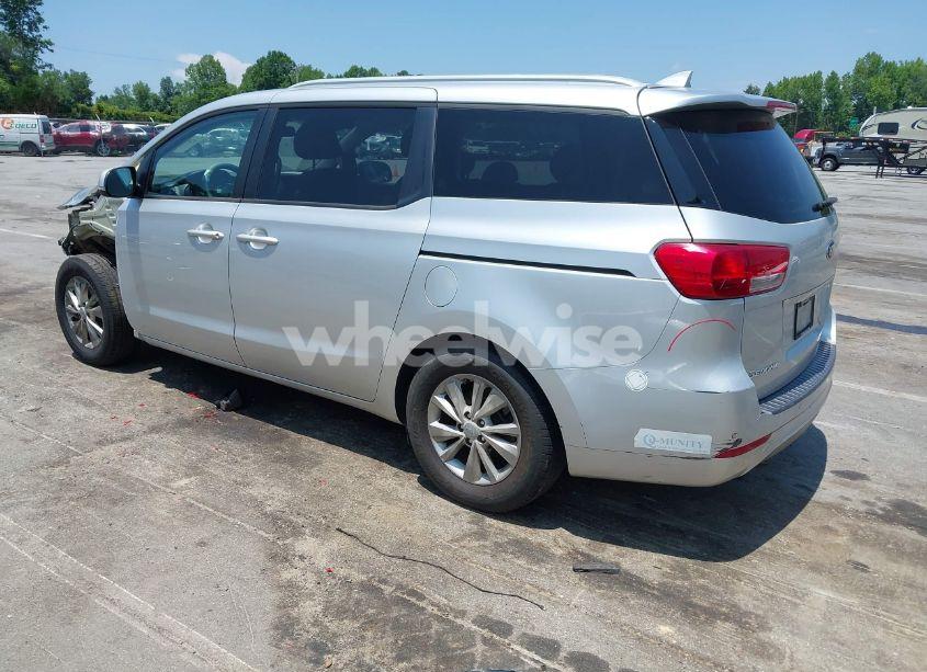 Photo 3 of 2016 Kia Sedona LX (VIN KNDMB5C10G6091923)
