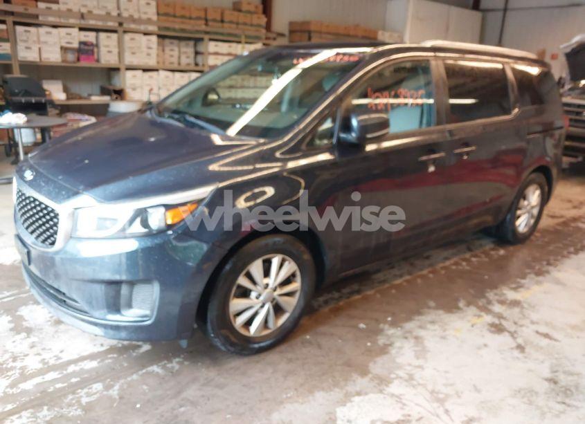 Photo 2 of 2016 Kia Sedona LX (VIN KNDMB5C10G6158343)