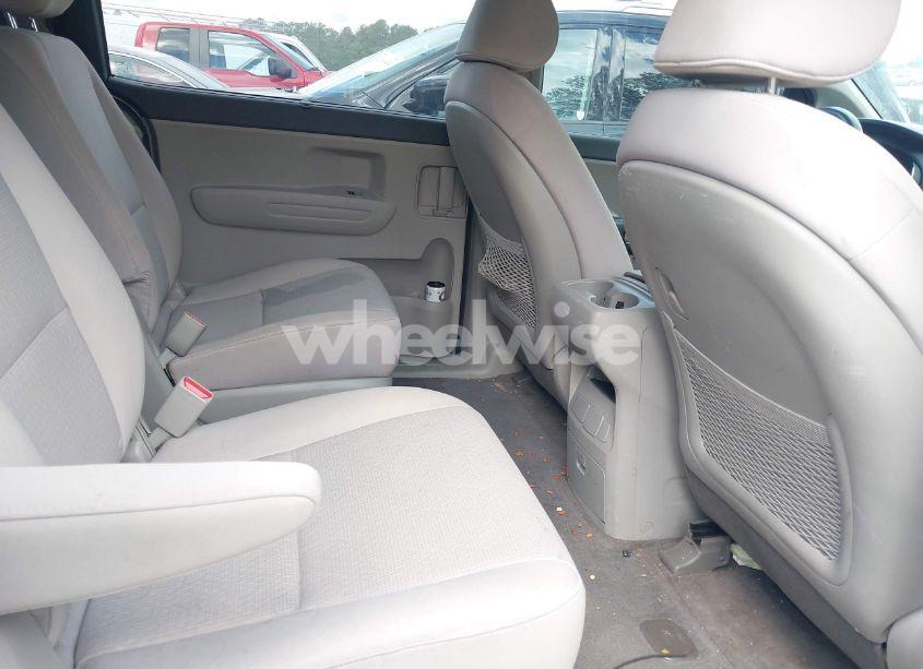 Photo 8 of 2016 Kia Sedona LX (VIN KNDMB5C10G6192380)