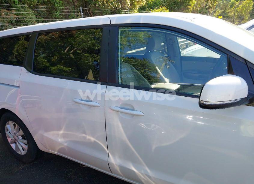 Photo 12 of 2017 Kia Sedona LX (VIN KNDMB5C10H6245676)