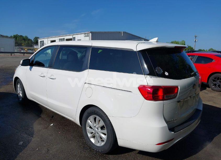 Photo 3 of 2017 Kia Sedona LX (VIN KNDMB5C10H6245676)