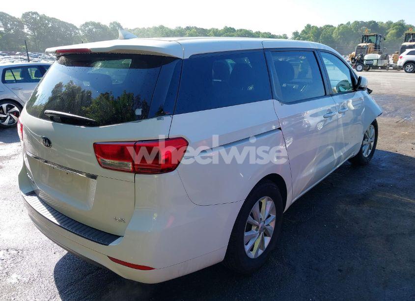 Photo 4 of 2017 Kia Sedona LX (VIN KNDMB5C10H6245676)