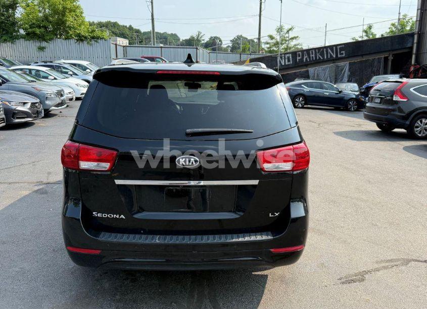 Photo 12 of 2017 Kia Sedona LX (VIN KNDMB5C10H6336253)