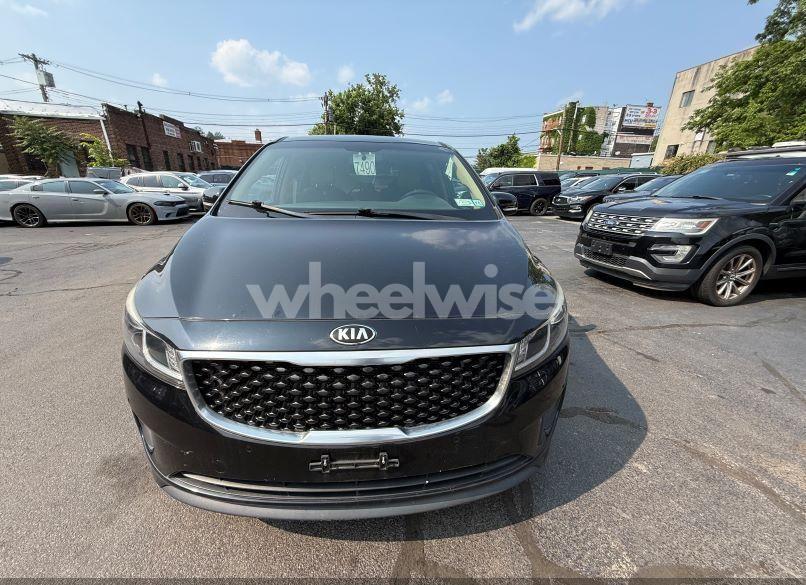 Photo 6 of 2017 Kia Sedona LX (VIN KNDMB5C10H6336253)