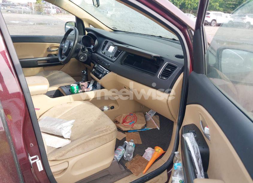 Photo 5 of 2015 Kia Sedona LX (VIN KNDMB5C11F6019112)