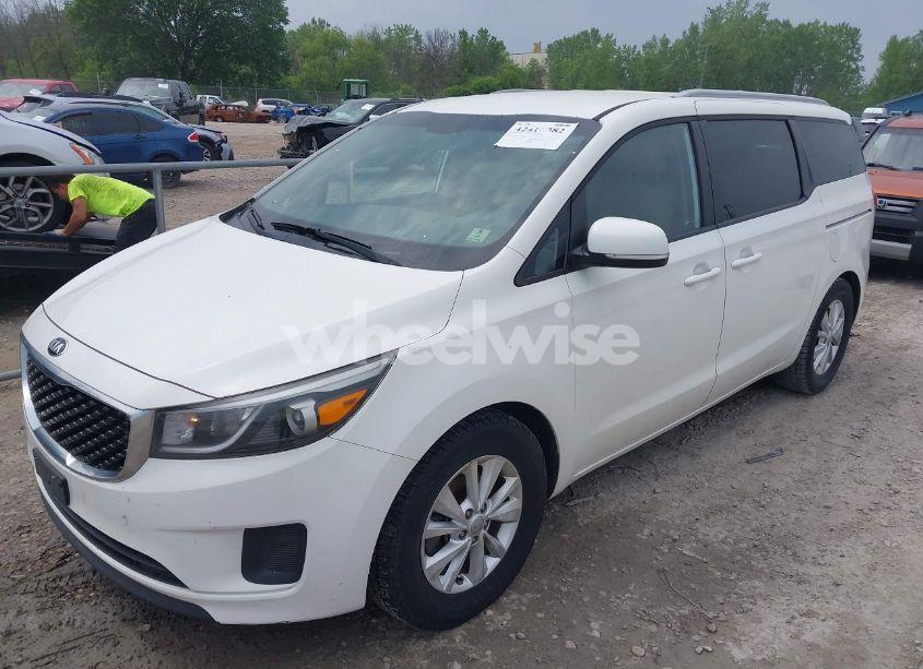 Photo 2 of 2015 Kia Sedona LX (VIN KNDMB5C11F6058007)